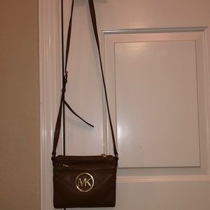 Brow crossbody bag